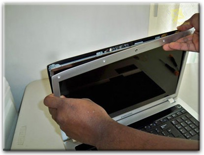 Замена экрана ноутбука Samsung в Марусино